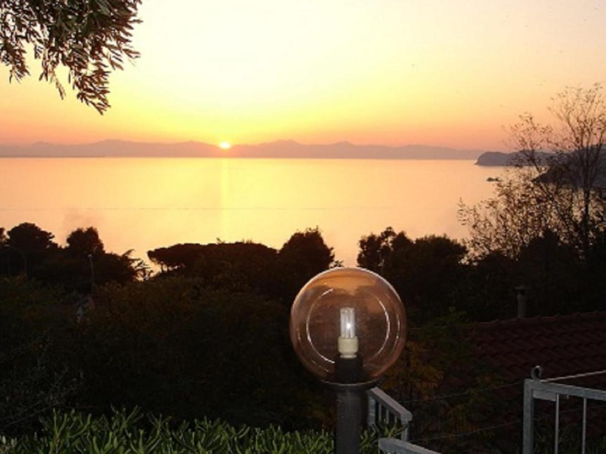 Fewo Sole E Azzurro Capoliveri  Εξωτερικό φωτογραφία